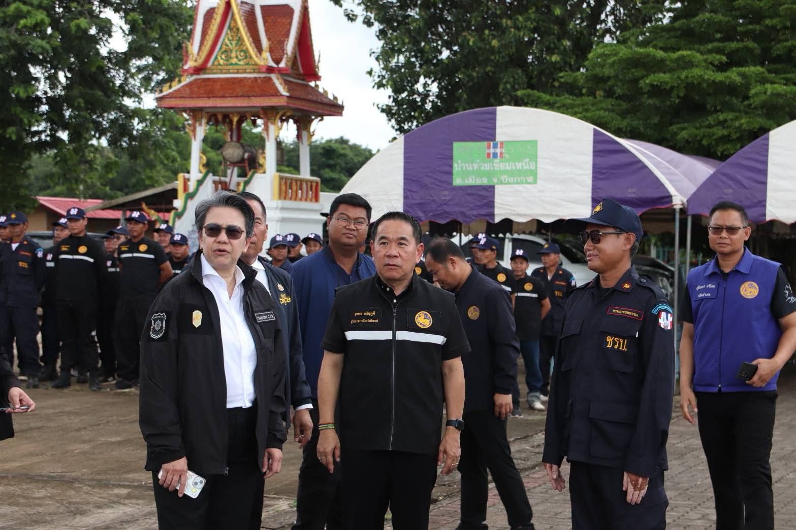 รองเลขาธิการ ป.ป.ส.ตรวจเยี่ยมให้กำลังใจเจ้าหน้าที่ชุด ชรบ. ที่ช่วยสกัดกั้นการลักลอบขนส่งยาเสพติดตามแนวลำน้ำโขง